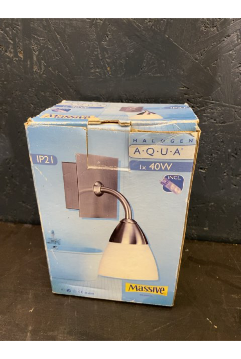 Massive væglampe Aqua